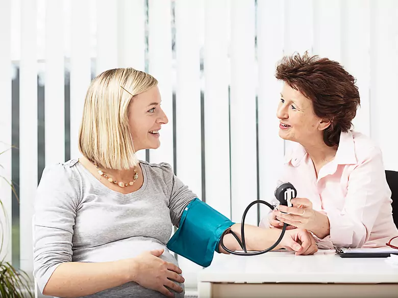 Hipertensión en niños y adolescentes: introducción y medición de la presión arterial