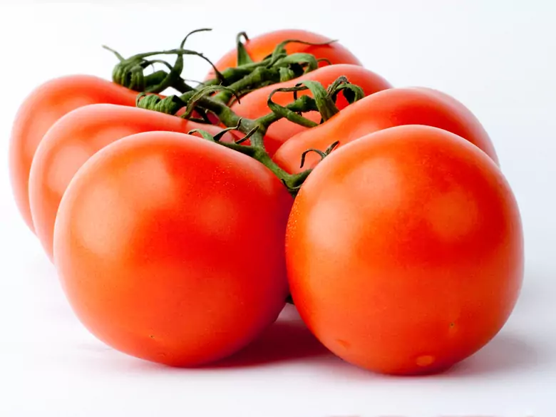 ¿Cuáles son los beneficios de comer tomates?