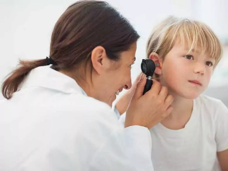 Cuerpo extraño en nariz y oído - ¿qué hacer?