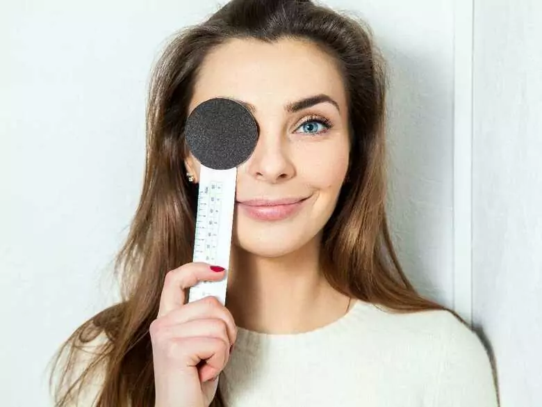 Bolsas bajo los ojos - formas de eliminarlas