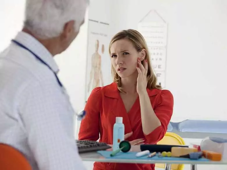 ¿Cuáles son los síntomas de la psoriasis de oído?