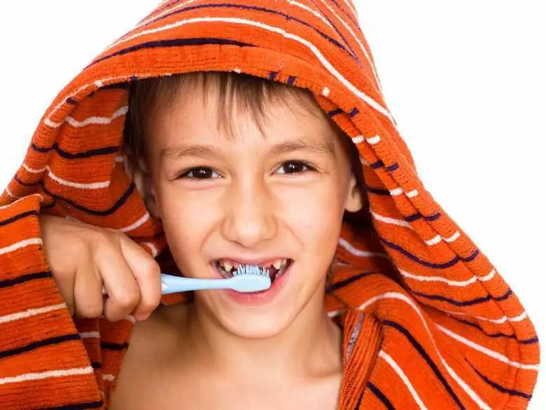 ¿Hay que cuidar los dientes de leche?