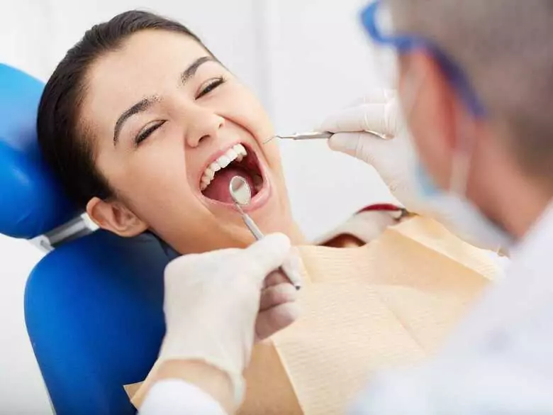 Eliminación del sarro en los dientes