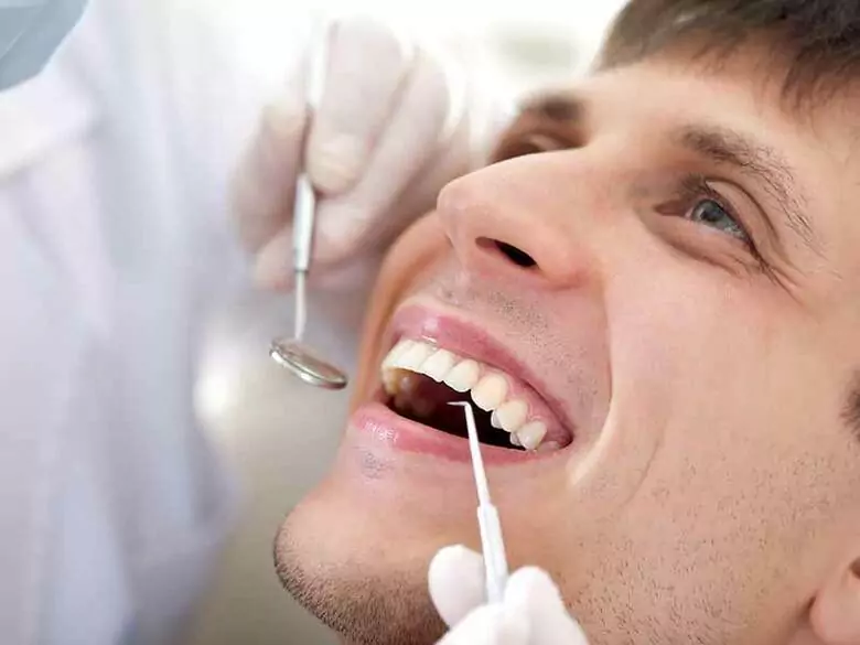 ¿Qué es el arenado dental?