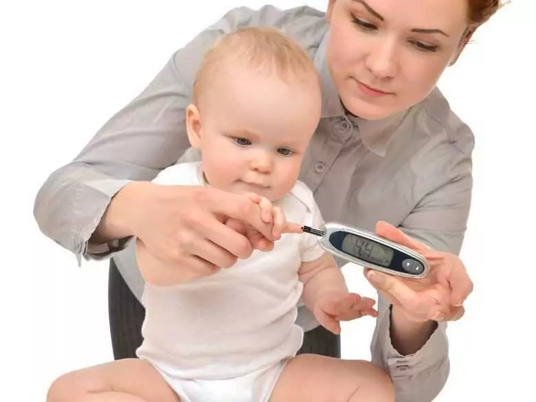 ¿Cómo apoyar a un niño con diabetes en la vida diaria? Una guía para los padres