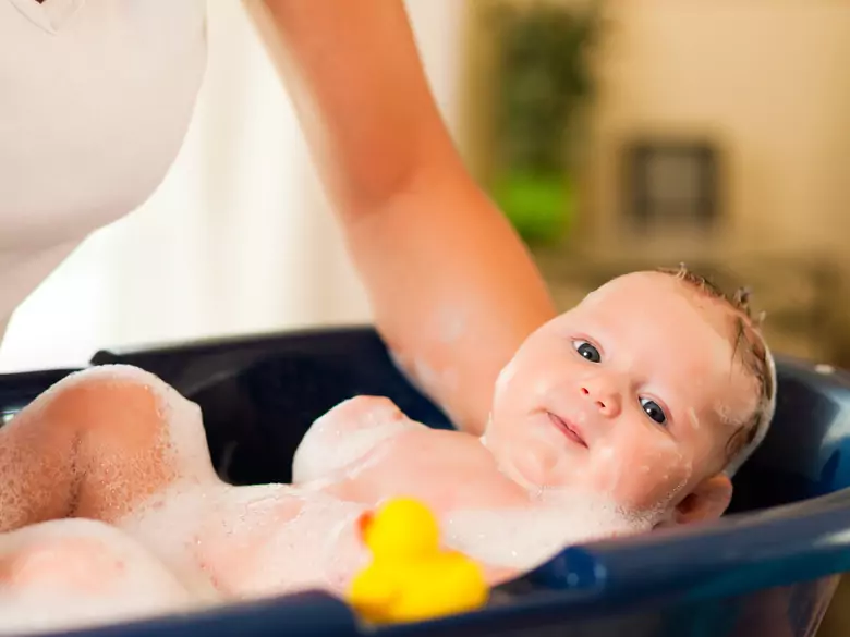 Sudores en niños - causas, síntomas, diagnóstico, tratamiento