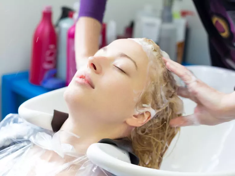 Dolor en el cuero cabelludo - causas, síntomas, diagnóstico, tratamiento