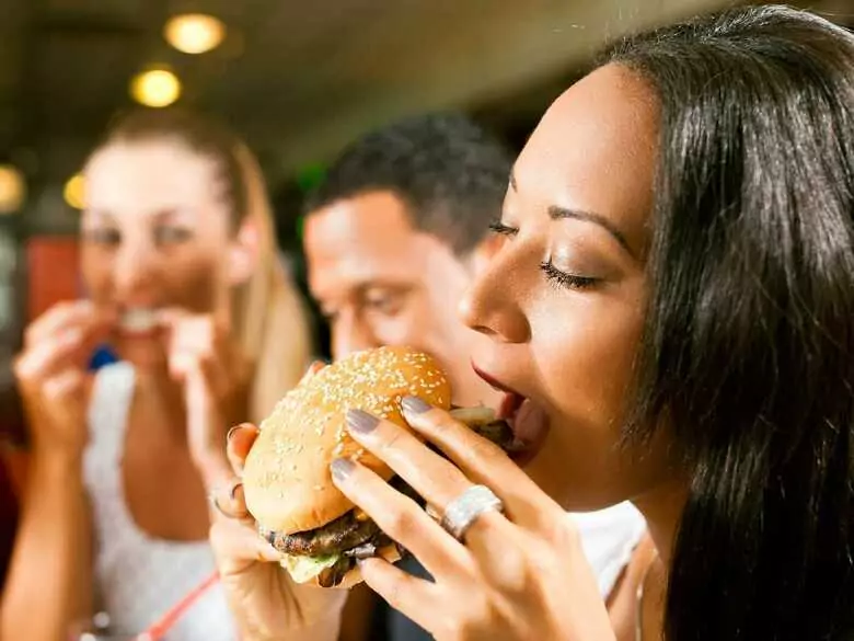 Los alimentos muy procesados pueden aumentar el riesgo de depresión