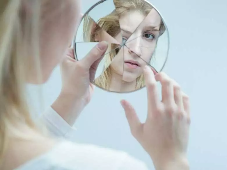 ¿Cuáles son las formas saludables de afrontar la falta de autoaceptación?