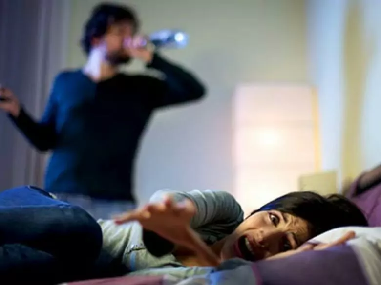 ¿Qué sienten las personas de una familia con un problema de alcoholismo? - codependencia