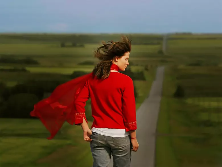 Pensamientos dorados de una mujer tras una ruptura