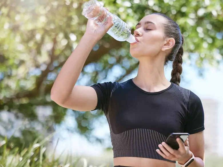 ¿Cuáles son los beneficios de beber agua?