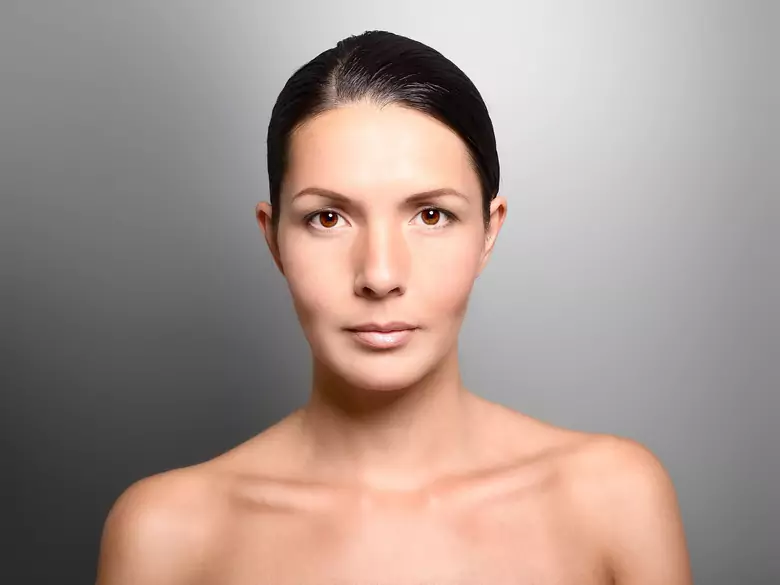 Una lengua vellosa con una capa negra, ¿qué indica?