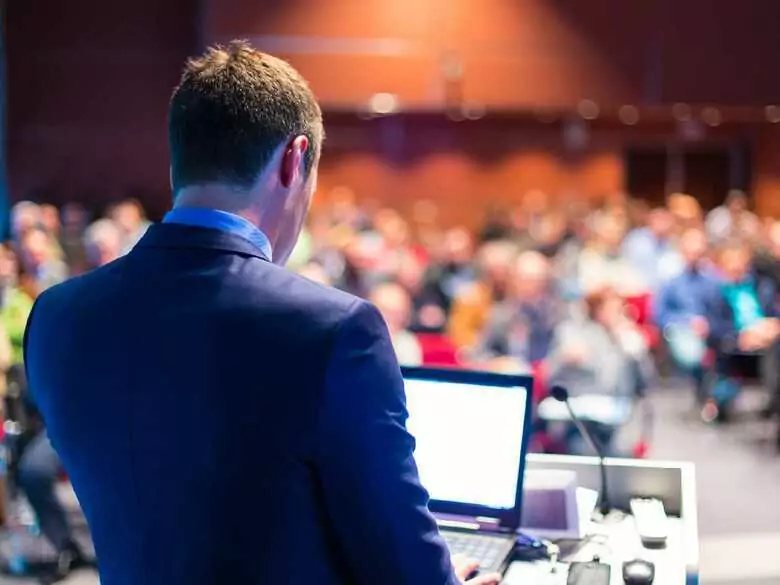 ¿Cuáles son las formas saludables de afrontar la falta de confianza?