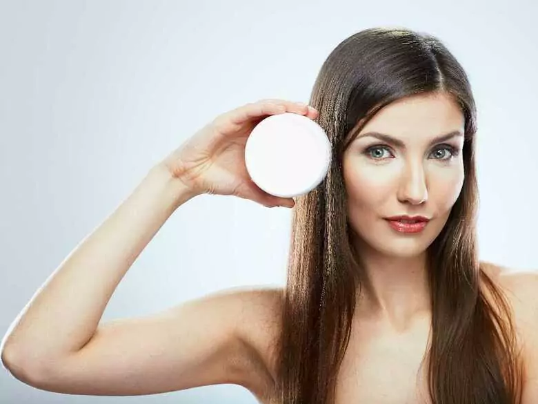 Hidrolatos frente a tónicos: ¿cuál es la diferencia y cuándo debe utilizarlos?