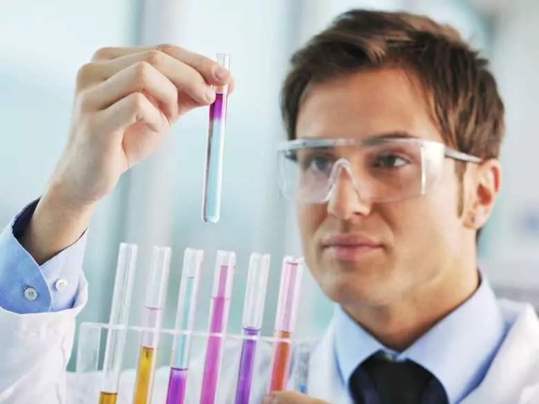 ¿Probar los niveles de proteína C reactiva en sangre arterial es útil para determinar las estrategias de tratamiento de la depresión?