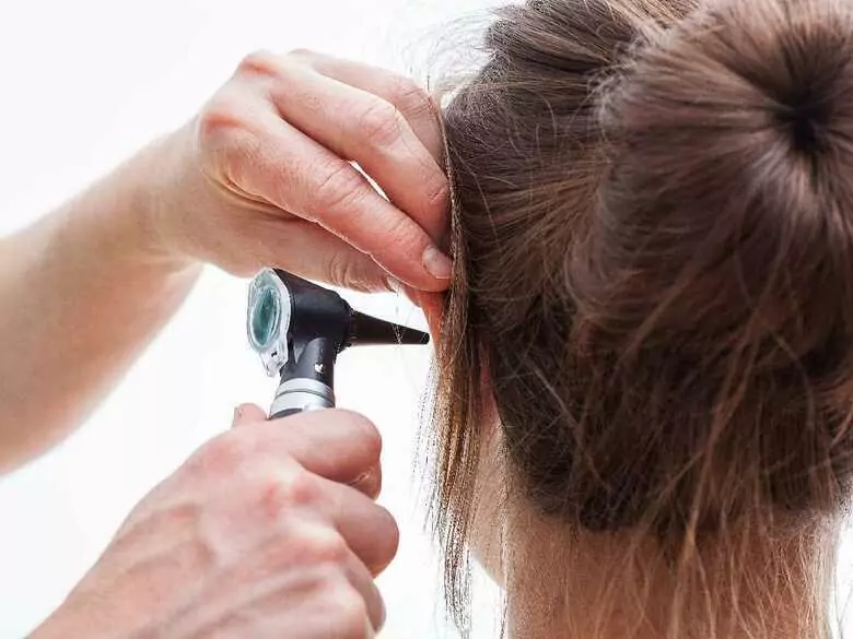 ¿Cómo puedo hacer frente a los taponamientos o zumbidos de oídos?