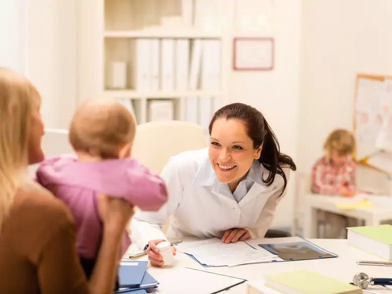 ¿Cuándo examinar la audición de su hijo?
