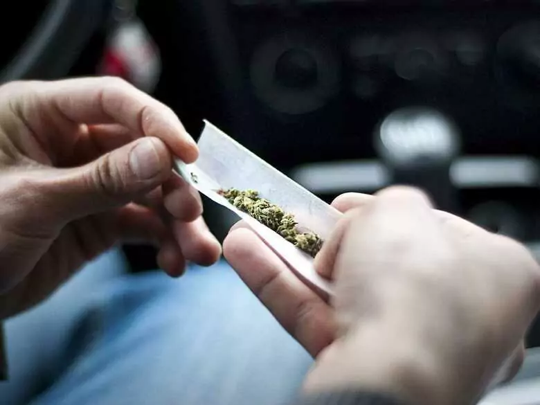 EE.UU.: Los jóvenes consumen menos marihuana