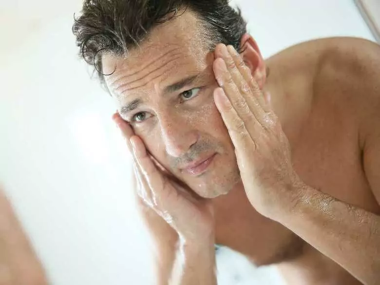 Cuidado facial masculino: ¿qué cosméticos debe utilizar todo hombre?