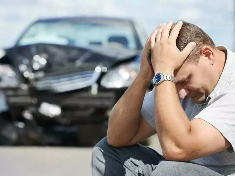 Alejarse del lugar de un accidente - ¿susto o acto consciente?