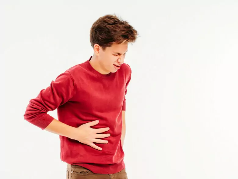 ¿Qué significa el dolor en el lado derecho?