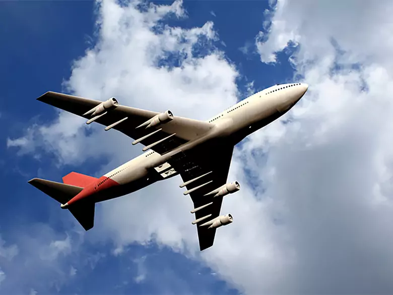 Volar y un corazón enfermo: ¿qué debe saber antes de subir a un avión?