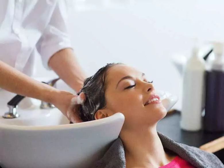 Caspa de la piel - causas, síntomas, diagnóstico, tratamiento