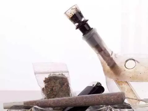 Drogas: ¿cómo saber si su hijo fuma cannabis?