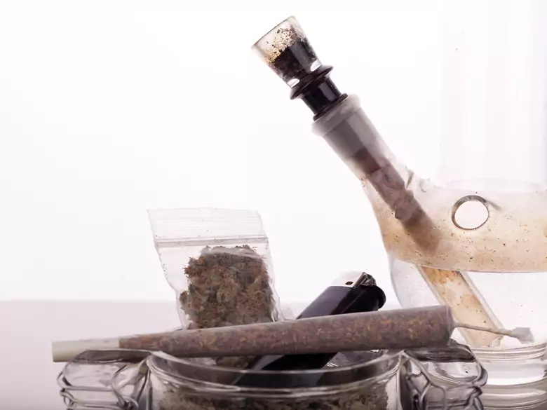 Drogas: ¿cómo saber si su hijo fuma cannabis?