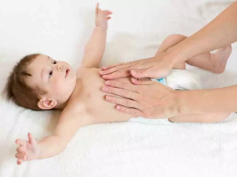 Estreñimiento en niños - síntomas, causas, remedios