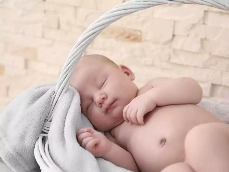 ¿Cuánto tiempo debe dormir un recién nacido?