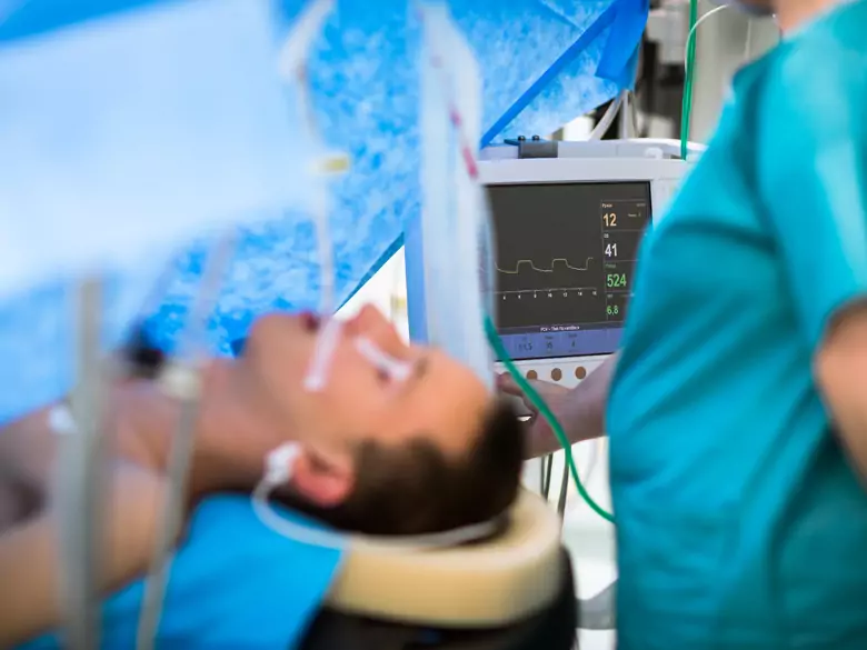 ¿Cómo debo prepararme para una entrevista con un anestesista?