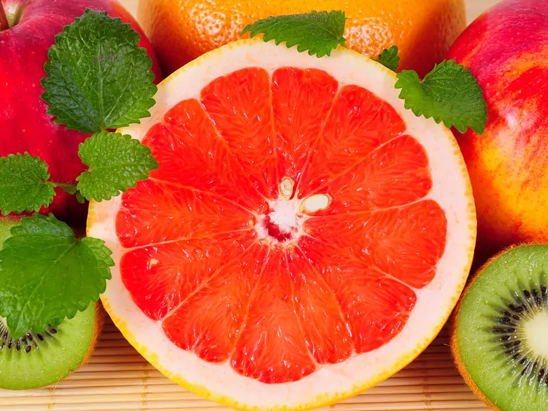 ¿Cuáles son los beneficios de comer fruta de temporada?