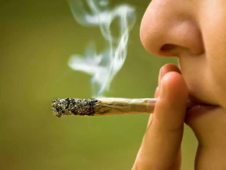 Efectos de fumar marihuana en los pulmones