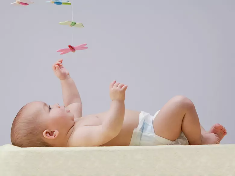 El viaje en avión de los niños pequeños