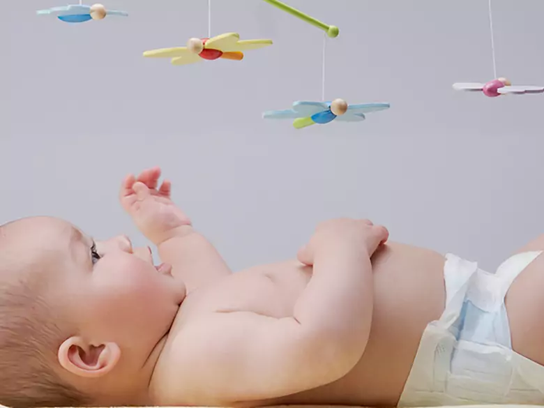 Peso corporal en la infancia y obesidad, hipertensión y grosor de la pared arterial en la infancia posterior