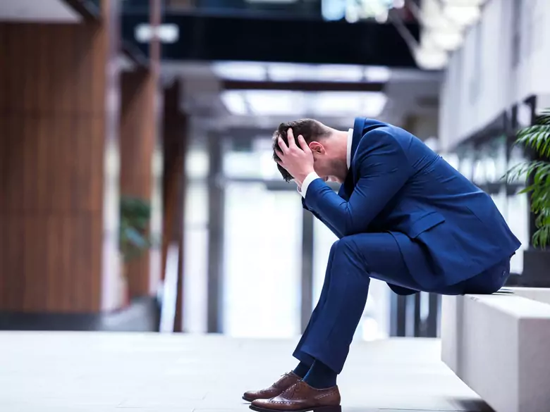 Correlación entre enfermedades cardiovasculares e insomnio debido a problemas financieros