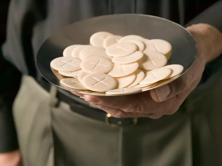 Primera Comunión: la alegría del niño, el estrés de los padres