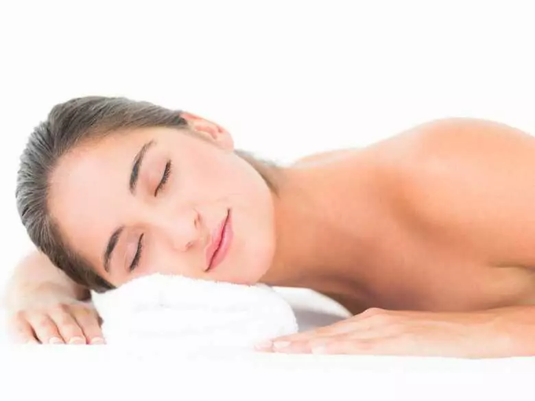 Hidrata, reafirma y protege. El poder natural de un baño de spa corporal