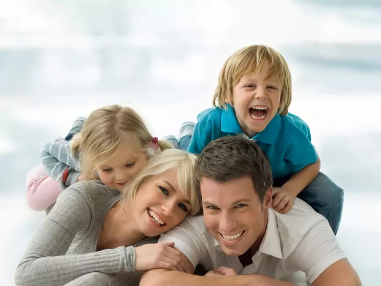 ¿Cómo se forman las primeras relaciones entre el niño y sus padres?