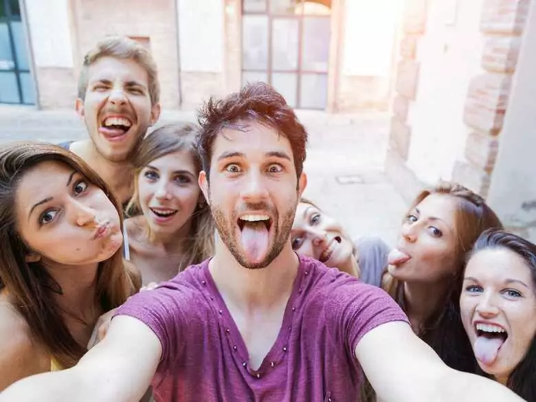¿Por qué tantas mujeres y hombres homosexuales entablan amistad?