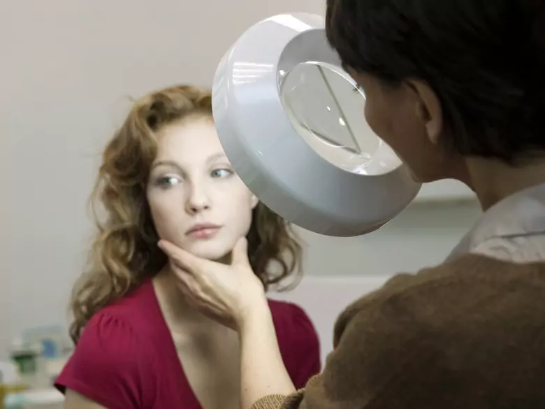 Retinoides: ¿qué son, cuándo se utilizan y qué debe saber sobre ellos?