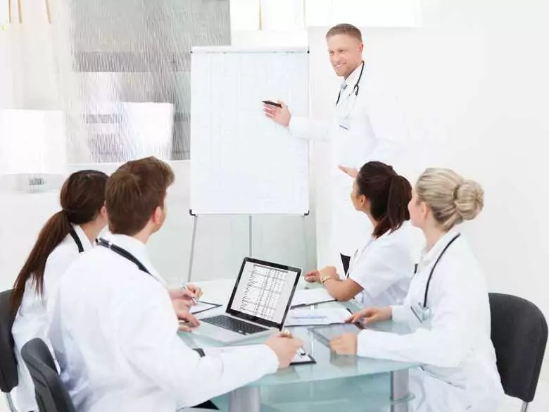 Atrofia poliquística y camptocormia: ¿qué son estas enfermedades?