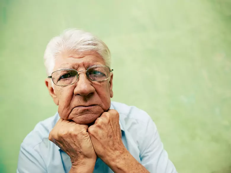 Parkinsonismo, distonías, tics - o trastornos del movimiento del sistema extrapiramidal