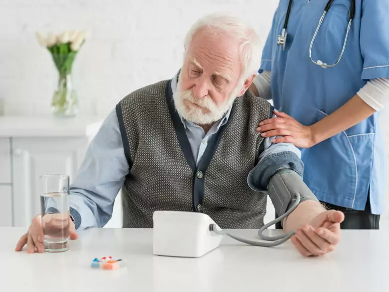 ¿Cuál es una dieta sana para las personas con problemas de tensión arterial?