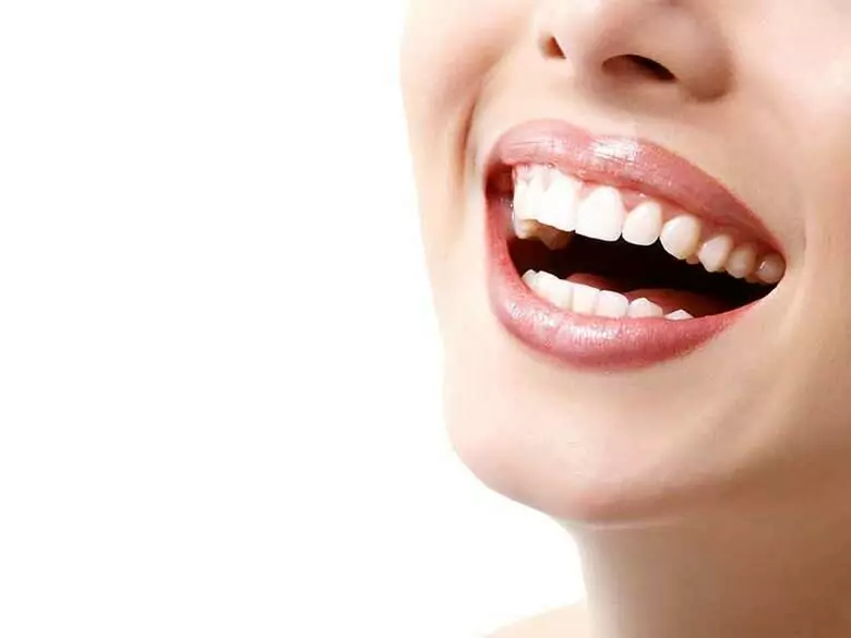 Erosión del esmalte y alimentos ácidos, o por qué a veces merece la pena utilizar una pajita