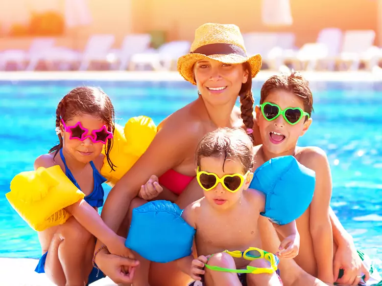 ¿Cómo proteger a un niño pequeño del calor?