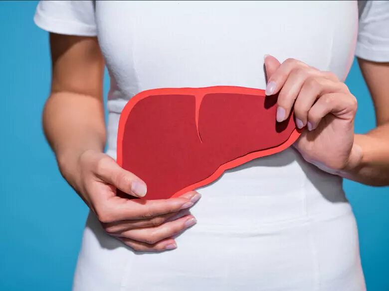 ¿Qué significa un nivel elevado de enzimas hepáticas?